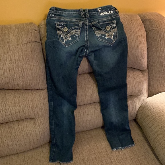 Hydraulic Distressed Light Blue Denim Capris w appliqué sequin pockets sz3/4 - Picture 6 of 10